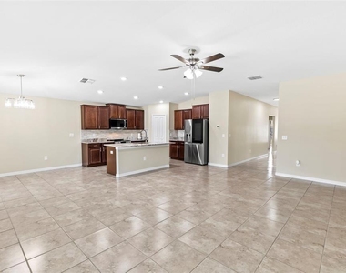 10633 Standing Stone Drive - Photo Thumbnail 16