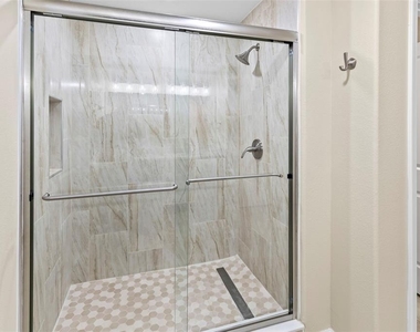 10633 Standing Stone Drive - Photo Thumbnail 19
