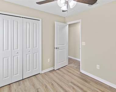 10633 Standing Stone Drive - Photo Thumbnail 8