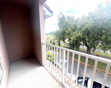 18046 Villa Creek Drive - Photo Thumbnail 12
