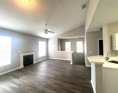 18046 Villa Creek Drive - Photo Thumbnail 5