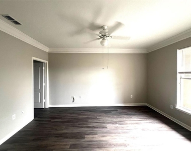 18046 Villa Creek Drive - Photo Thumbnail 2