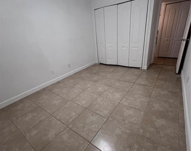 226 Thorn Tree Place - Photo Thumbnail 10