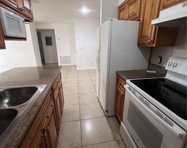 226 Thorn Tree Place - Photo Thumbnail 2