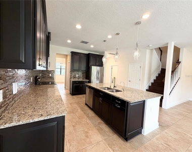 19522 Whispering Brook Drive - Photo Thumbnail 5