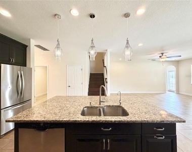 19522 Whispering Brook Drive - Photo Thumbnail 6