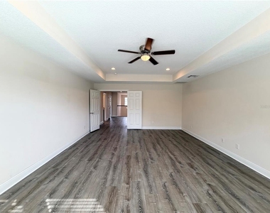 19522 Whispering Brook Drive - Photo Thumbnail 12
