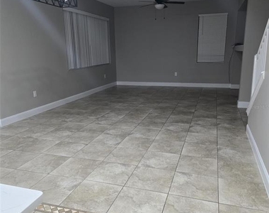2727 Amanda Kay Way - Photo Thumbnail 8