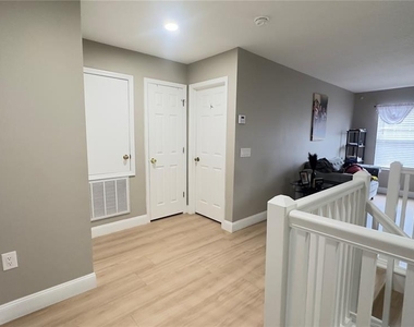 2727 Amanda Kay Way - Photo Thumbnail 12