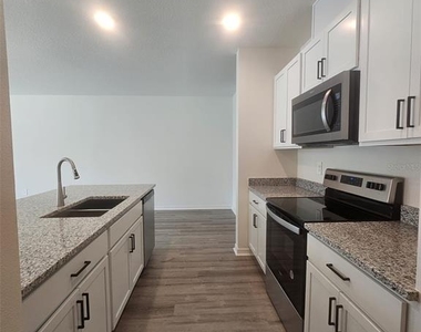 9377 Westside Hills Drive - Photo Thumbnail 6