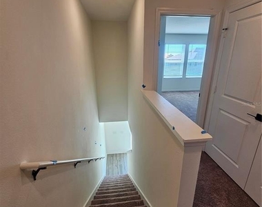 9377 Westside Hills Drive - Photo Thumbnail 27