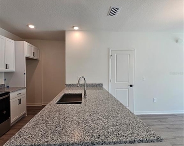 9377 Westside Hills Drive - Photo Thumbnail 20