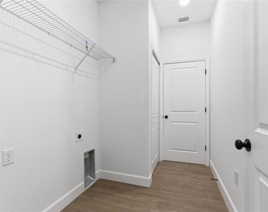 4612 Sw 132nd Street - Photo Thumbnail 8