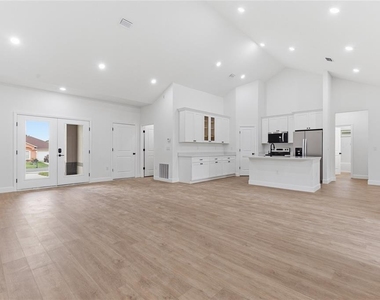 4612 Sw 132nd Street - Photo Thumbnail 3