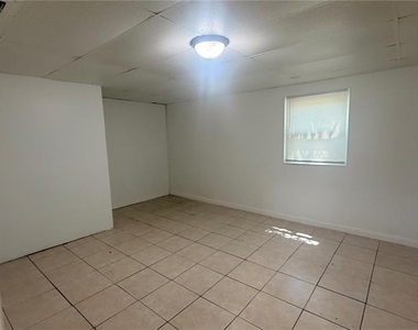 625 19th Street - Photo Thumbnail 6
