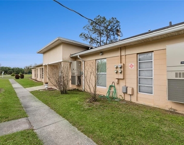 3821 Club Circle - Photo Thumbnail 2