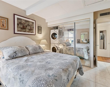 3821 Club Circle - Photo Thumbnail 9