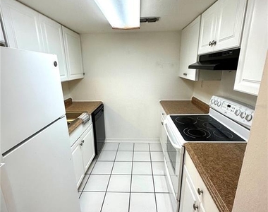 1452 Holden Avenue - Photo Thumbnail 3