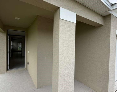 1511 Catbriar Way - Photo Thumbnail 2
