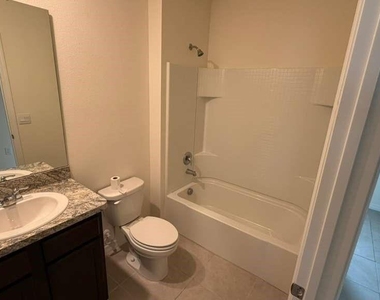 1511 Catbriar Way - Photo Thumbnail 27