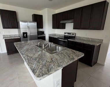 1511 Catbriar Way - Photo Thumbnail 3
