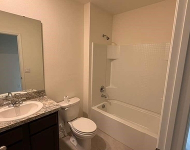 1511 Catbriar Way - Photo Thumbnail 22