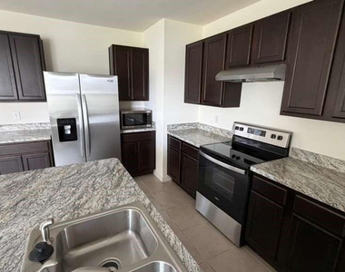 1511 Catbriar Way - Photo Thumbnail 7