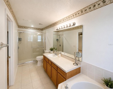 320 Paradise Woods Place - Photo Thumbnail 5