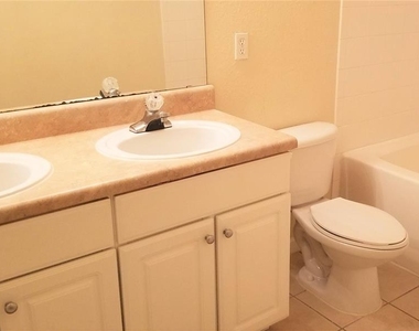 4950 Nw 44th Lane - Photo Thumbnail 15