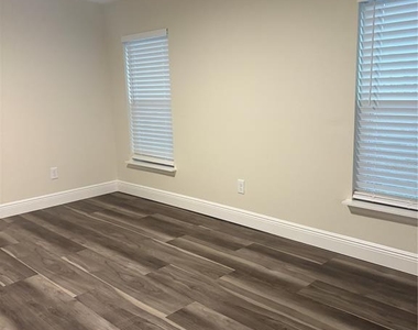 10699 Quiet Cove Road - Photo Thumbnail 11