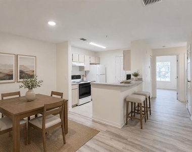 7428 Vista Way - Photo Thumbnail 4