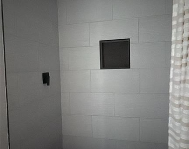 500 N Jefferson Avenue - Photo Thumbnail 5