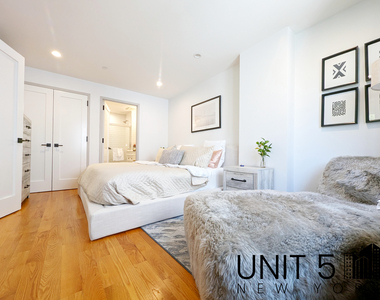 319 Graham Avenue - Photo Thumbnail 6