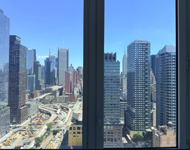 West 38th St & 11th Ave - Photo Thumbnail 2