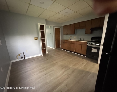 233 Reese Street - Photo Thumbnail 9
