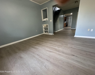 233 Reese Street - Photo Thumbnail 5