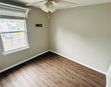 2427 Linksman Lane - Photo Thumbnail 31