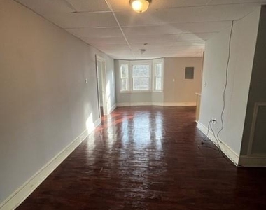 10 Valley Street - Photo Thumbnail 2
