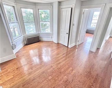 501 W Allen Street - Photo Thumbnail 9