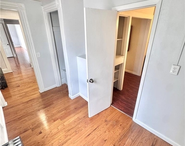 501 W Allen Street - Photo Thumbnail 7