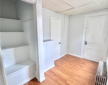 501 W Allen Street - Photo Thumbnail 3