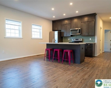 803 Atlantic Street - Photo Thumbnail 7