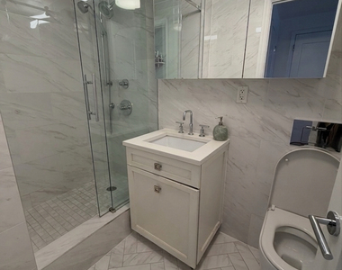 315 East 86th Street - Photo Thumbnail 9