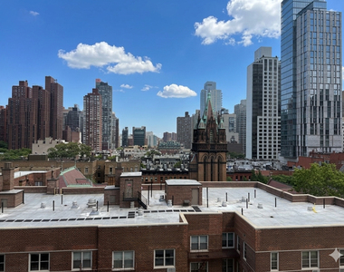 315 East 86th Street - Photo Thumbnail 3