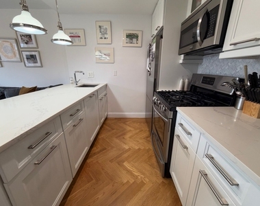 315 East 86th Street - Photo Thumbnail 5