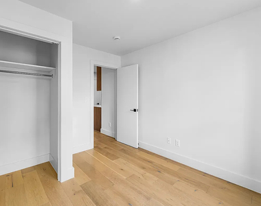236 West 15th Street - Photo Thumbnail 5