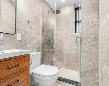 236 West 15th Street - Photo Thumbnail 7