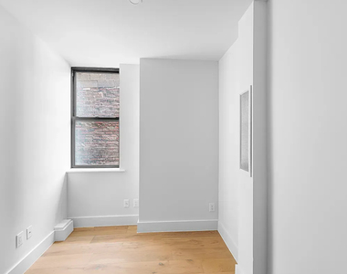 236 West 15th Street - Photo Thumbnail 6