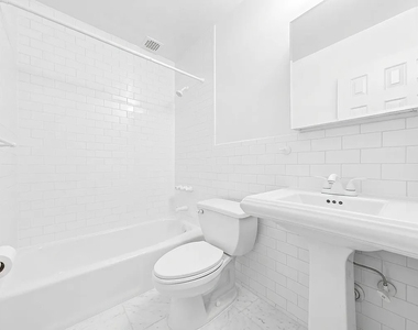 322 West 14th Street - Photo Thumbnail 4