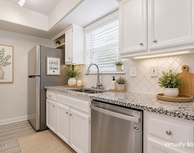 6700 Escondido Drive - Photo Thumbnail 10